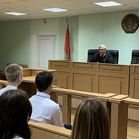 Учащиеся правового класса побывали на судебном заседании и пообщались с председателем суда