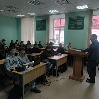 Первый заместитель начальника главного управления юстиции встретился с  учащимися Гродненского колледжа бизнеса и права