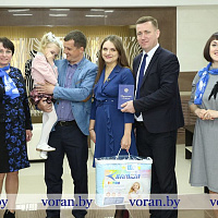 В День семьи в отделе ЗАГС Вороновского райисполкома состоялась торжественная регистрация рождения ребенка