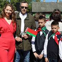 В церемонии посвящения в пионеры приняла участие слонимчанка Анжелика Игнатович